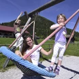 Spielplatz im Riedboden mit einer Nestschaukel