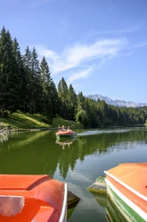 Tretboot fahren auf dem Grubsee bei Krün Sommer