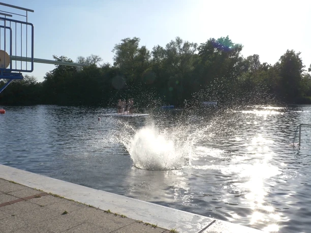 Sprungturm am Fümmelsee Sprungturm am Fümmelsee
