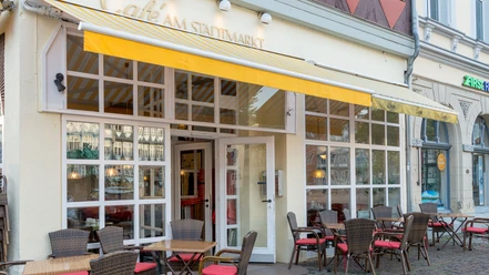 Café am Stadtmarkt: Außenansicht Café am Stadtmarkt: Außenansicht