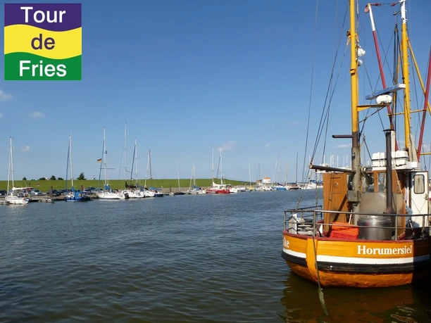 Fischkutter im Hafen von Horumersiel