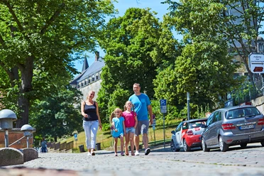 Schlosstrasse_Familie.jpg