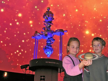 Zeiss-Planetarium und Volkssternwarte