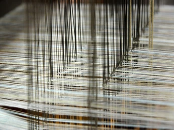 Litzen mit eingezogenen Kettfäden