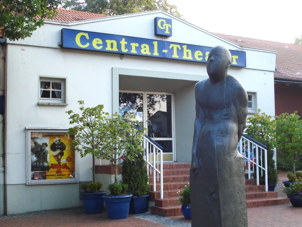 Außenansicht vom Central-Theater in Zeven Außenansicht vom Central-Theater in Zeven