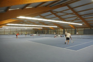 Tennishalle-Tennisclub_Emlichheim.JPG
