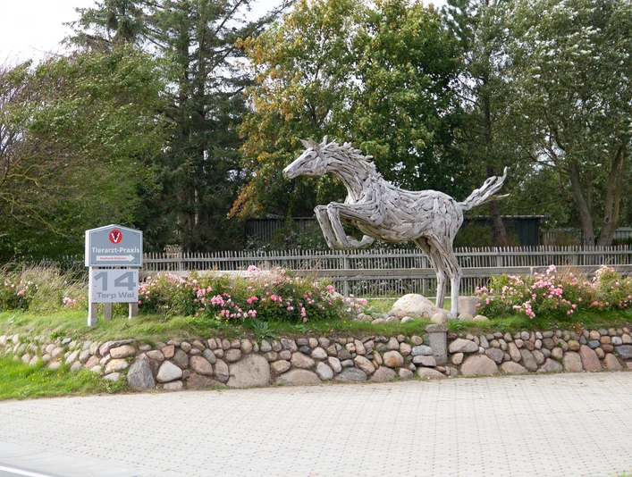 Strassenansicht der Tierarztpraxis Petersen Strassenansicht der Tierarztpraxis Petersen