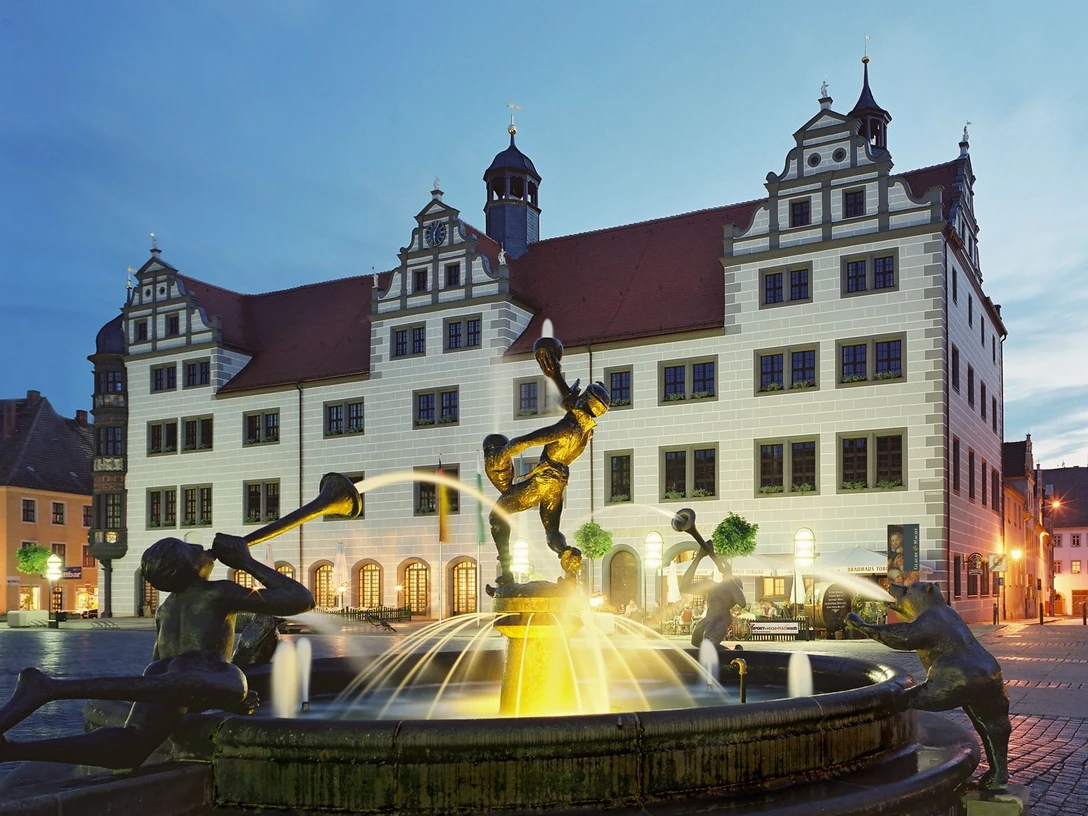 Marktplatz Torgau mit Renaissance-Rathaus