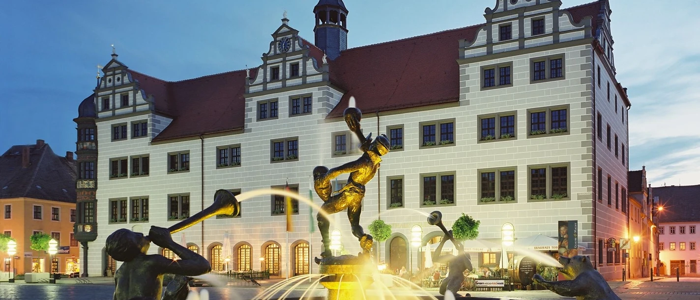 Marktplatz Torgau mit Renaissance-Rathaus