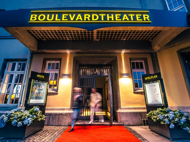 Außenansicht des Boulevardtheaters Dresden