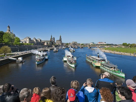 Dampferparade in Dresden