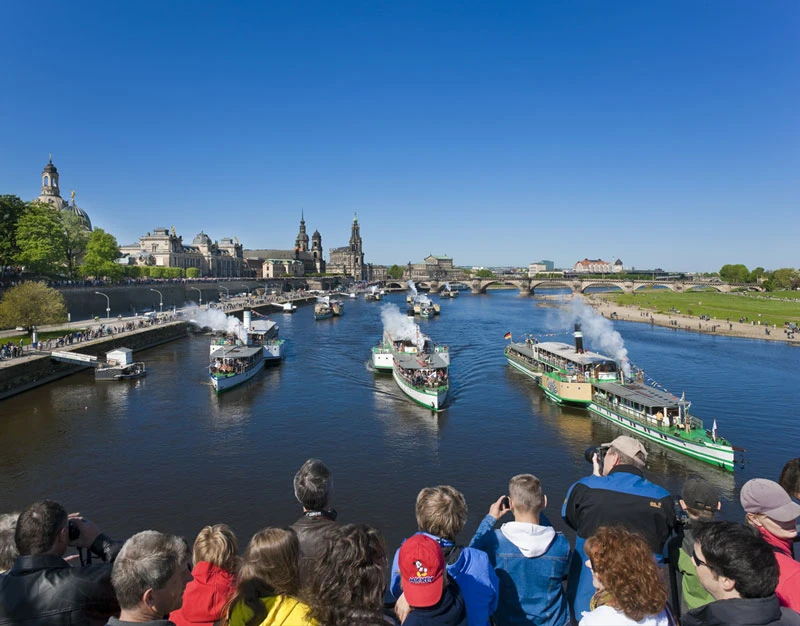 Dampferparade in Dresden