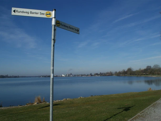 Beschilderung im und gegen den Uhrzeigersinn