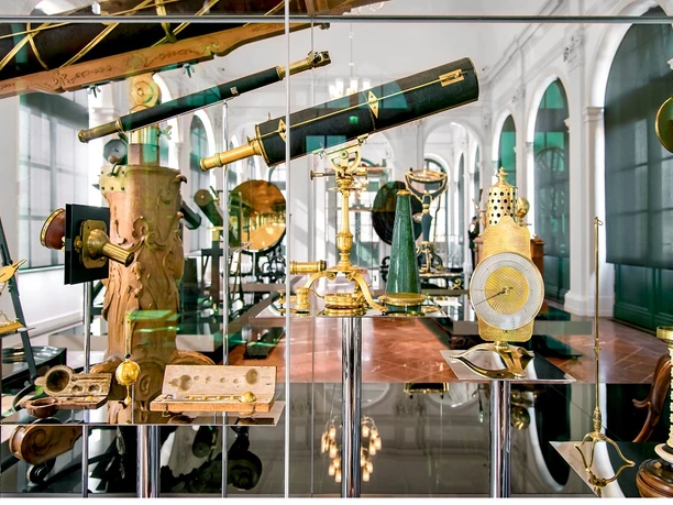 Mathematisch-Physikalischer Salon, Festsaal, Instumente der Aufklärung