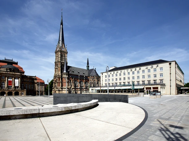 Theaterplatz Chemnitz mit dem Hotel Chemnitzer Hof