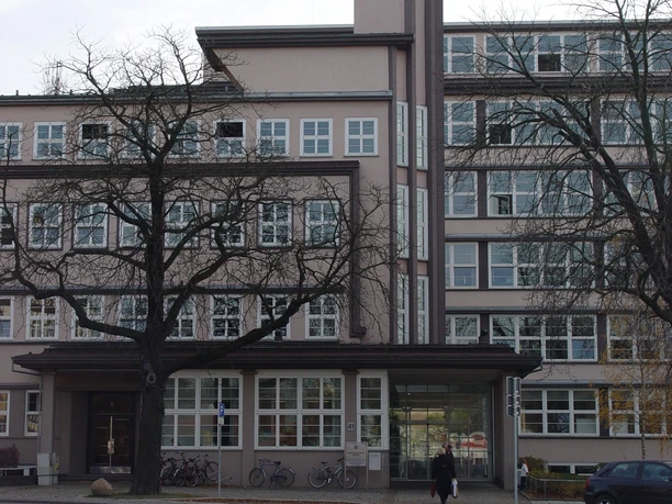 Fassade der Landesdirektion Chemnitz