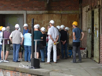 Besichtigung des Lagerhauses und der Verladehalle, Vereinigte Lausitzer Glaswerke Weißwasser (VLG)