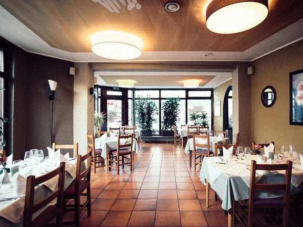 ristorante-italia dining area