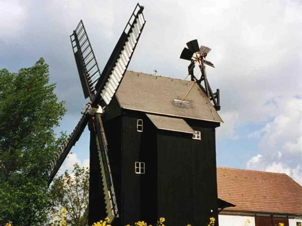 Mühlen wie dieser werden wir auf unserer Tour oft begegnen.