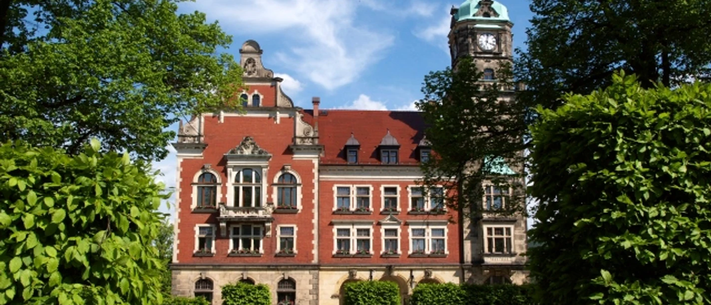 Rathaus Falkenstein mit Willy Rudert Platz