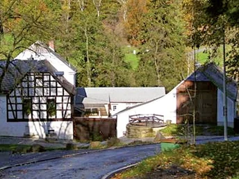 Gasthaus Pfaffenmühle zwischen Jößnitz und Röttis