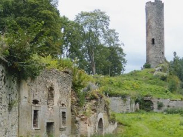 Burgruine Neuberg/ Podhradi