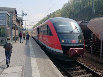 Nationalparkbahn U28 am Bhf in Bad Schandau