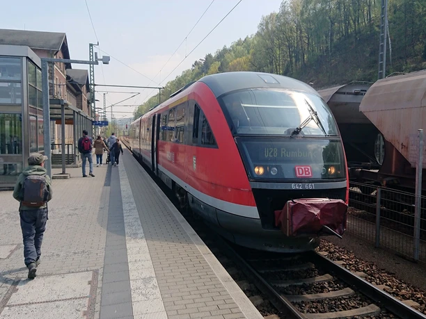 Nationalparkbahn U28 am Bhf in Bad Schandau