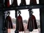 image Glocken einer Turmfassade in Stillein einer Winterlandschaft mit Schieferdächern.Bells of a tower façade in stillnessin a winter landscape with slate roofs.Zvony na fasádě věže v zimní krajině s břidlicovými střechami.Dzwony na fasadzie wieży w zimowym krajobrazie z dachami pokrytymi łupkiem.Klokken op een torengevel in een winterlandschap met leien daken.Campane sulla facciata di una torre in un paesaggio invernale con tetti in ardesia.