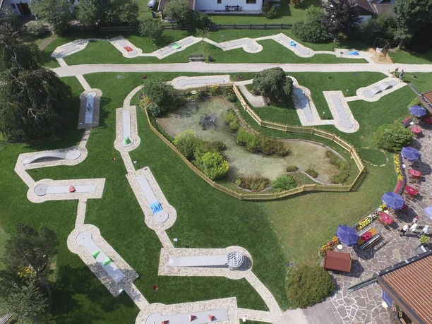 Kurhaus in Krün mit der Minigolfanlage