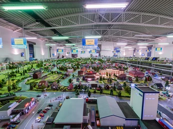 Das Bild zeigt ein Teil der Ausstellung im Leeraner MiniaturlandThe picture shows part of the exhibition in Leer MiniaturlandBilledet viser en del af udstillingen i Leer MiniaturlandDe foto toont een deel van de tentoonstelling in Leer Miniaturland