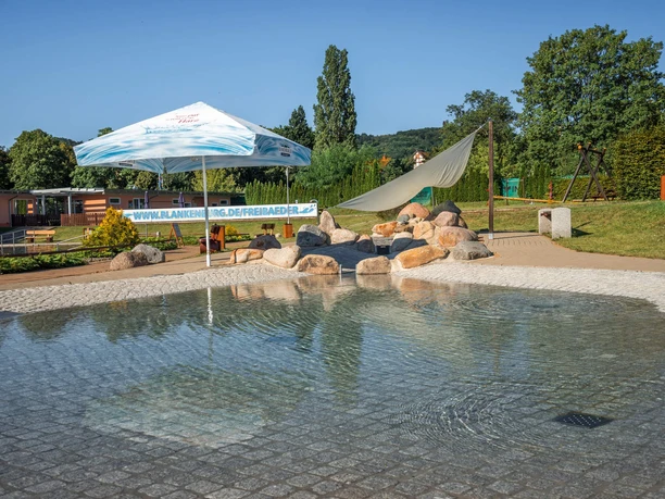 Biologisches Freibad am Thie in Blankenburg Biologisches Freibad am Thie in Blankenburg