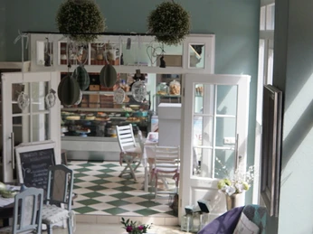 Innenraum der Patisserie