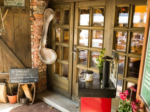 Eingang der Leffelstub Neudorf