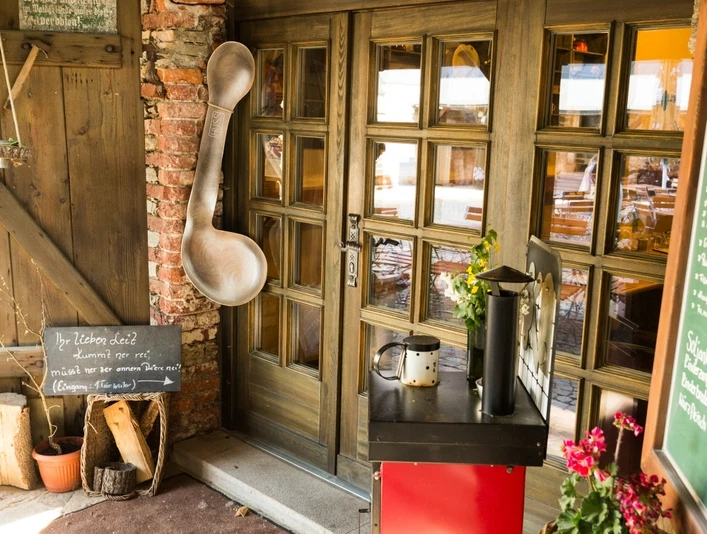 Eingang der Leffelstub Neudorf