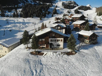 Haus Schönegg von vorne