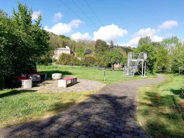 Plattform Aussicht ins Tal