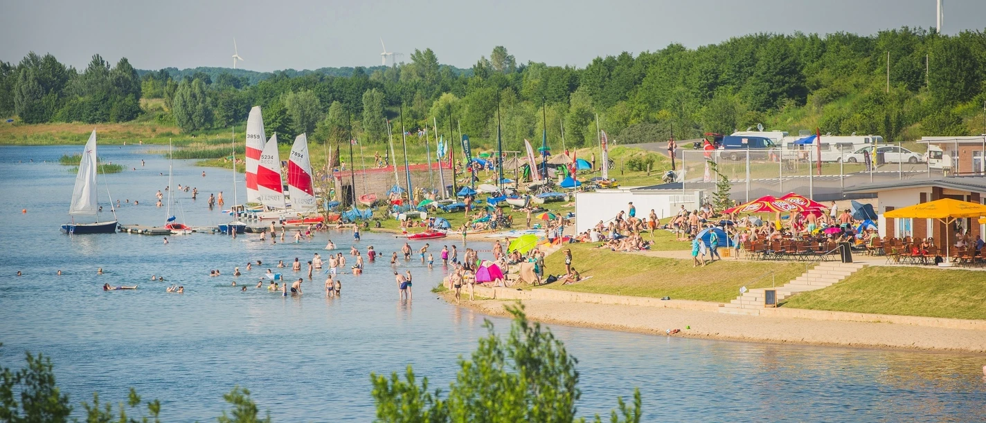 Rackwitz - Schladitzer Bucht mit Restaurant und Wassersportresort