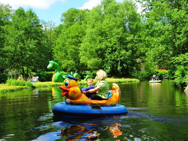 Funny-Boats im Freizeitpark Plohn