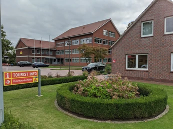 Tourist Information und Rathaus Ostrhauderfehn Tourist Information
