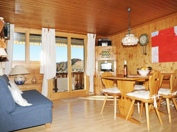 Ferienchalet Trollius 1. Stk. Ost - Wohnzimmer