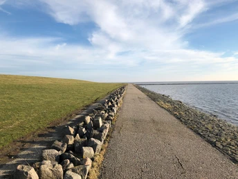 Radweg am Deich zwischen Morsum und Keitum