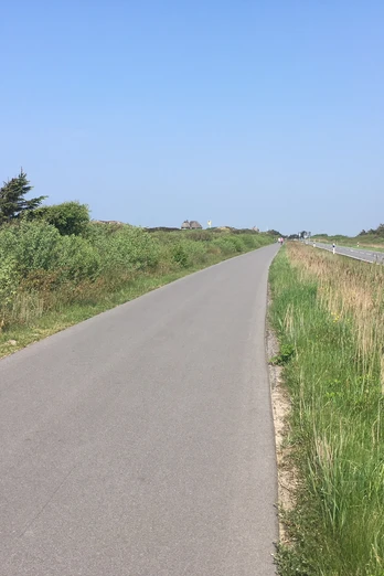 Breiter asphaltierter Weg nach Rantum