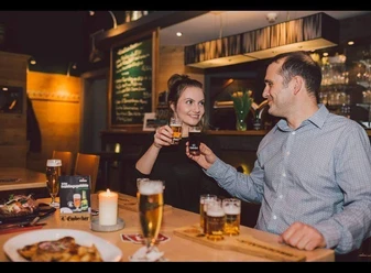 Bier im Brodhaus 2 Personen genießen Einbeck Bier im Restaurant Brodhaus.