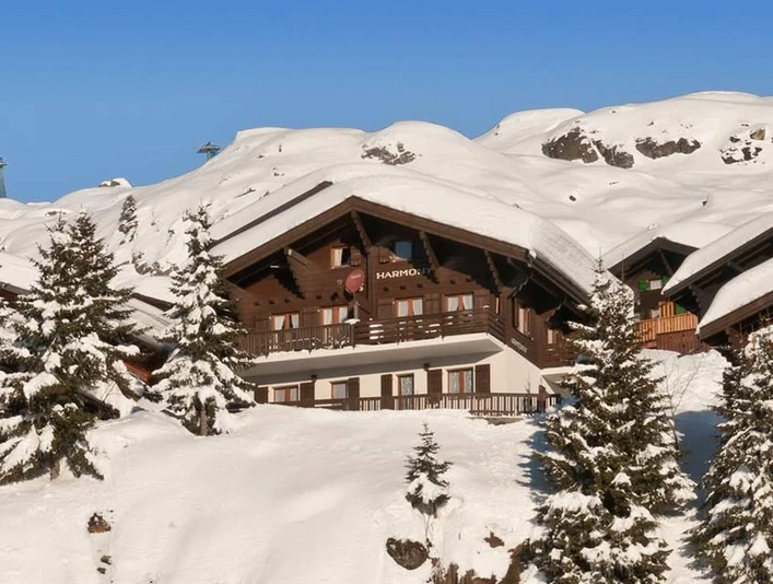 1__Ansicht_vorne_Winter_nah_1600x1000