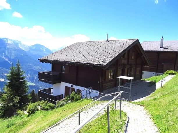 Aussenansicht Sommer West