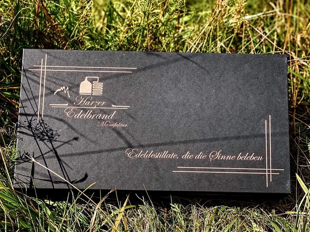 Harzer-Edelbrand-Manufaktur_PräsentBOX.jpg Harzer Edelbrand Manufaktur - Präsentbox