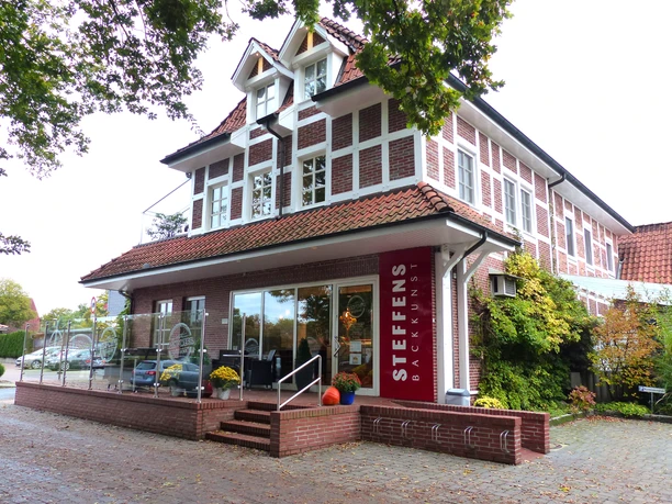 Eingang zu Steffens Backkunst mit Café in Heeslingen Eingang zu Steffens Backkunst mit Café in Heeslingen