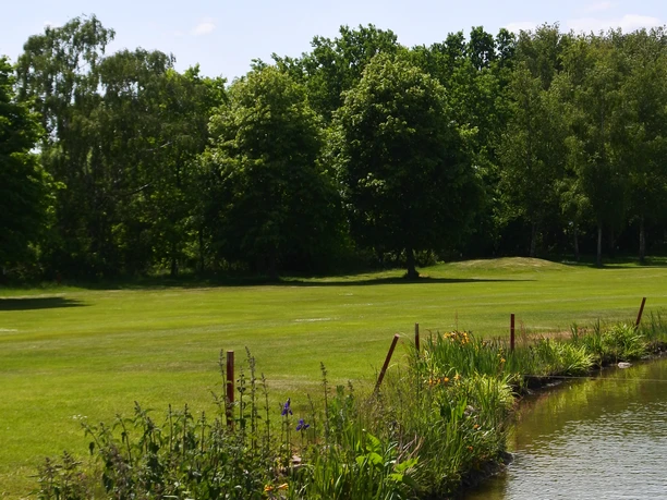 Wiesen, Wasser, Wald - der Golfplatz in Sittensen Wiesen, Wasser, Wald - der Golfplatz in Sittensen