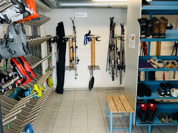 Grosser moderner Skiraum